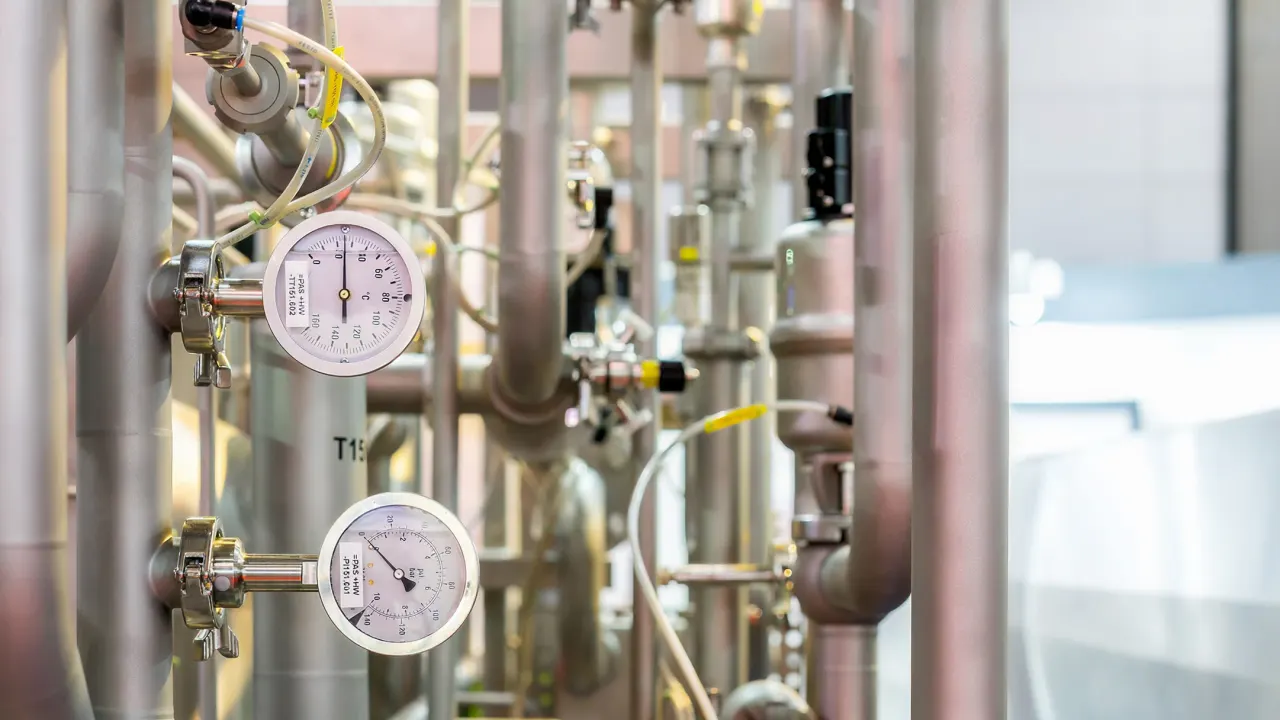 Temperature-controlled packaging process