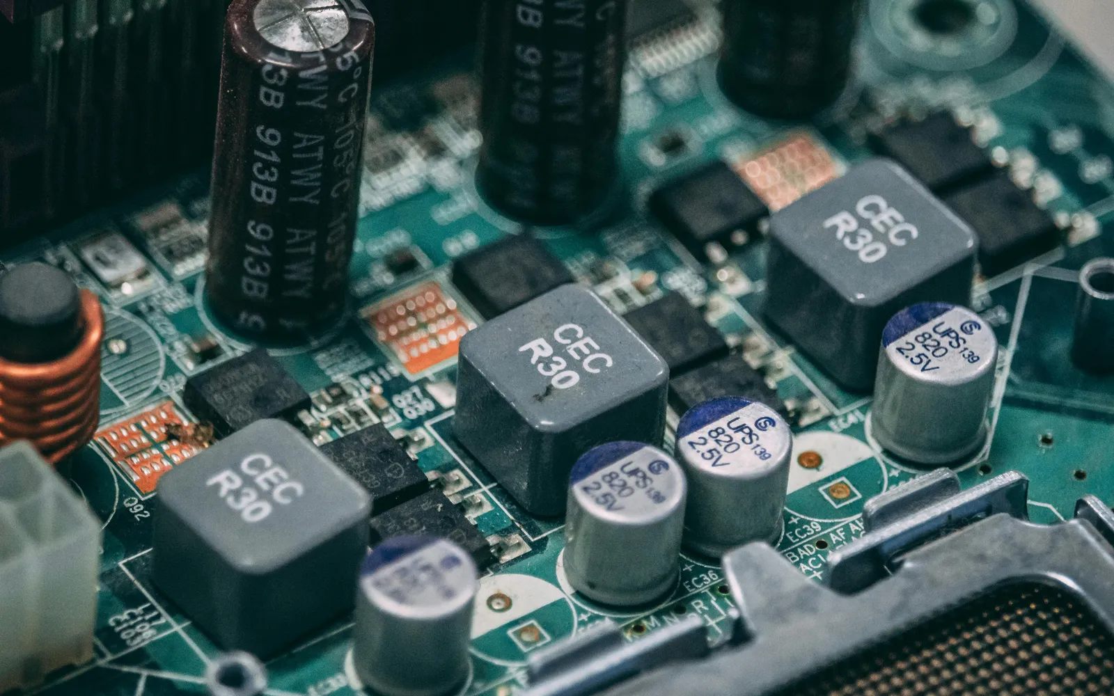Custom OEM equipment manufacturing workshop